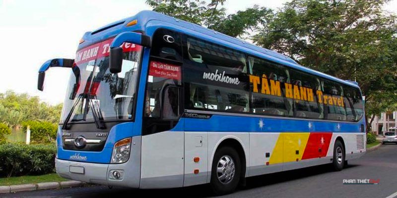Tam Hanh Travel bus